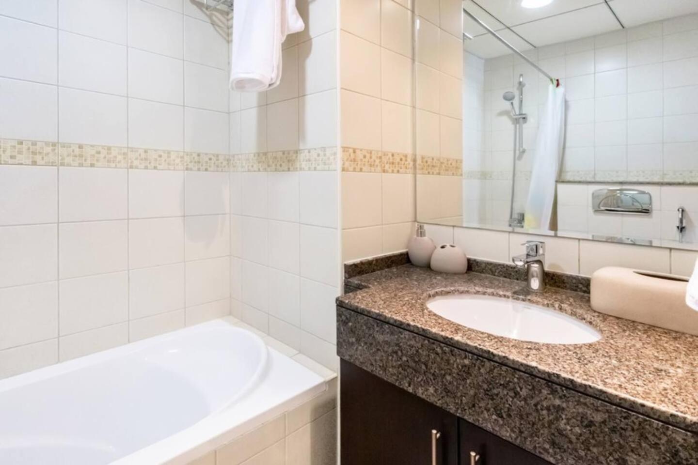 Luxurious 1 Bedroom Apartment In The Dubai Marina! Extérieur photo